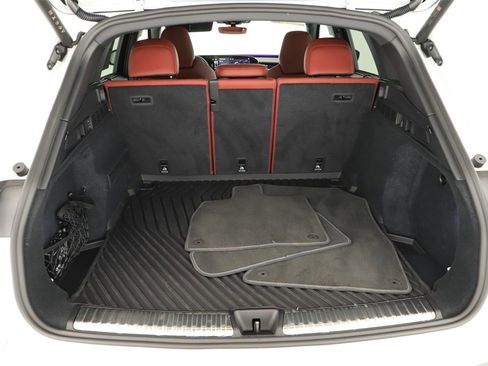 Certified 2025 Audi SQ5 Prestige image 29