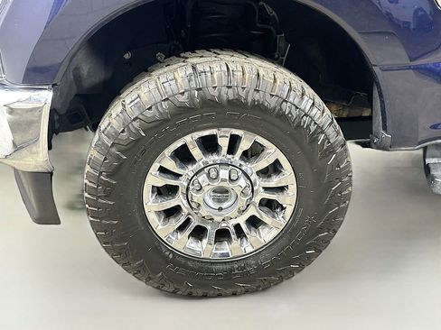 Used 2022 Ford F250 XLT w/ XLT Premium Package AWD/4WD image 8