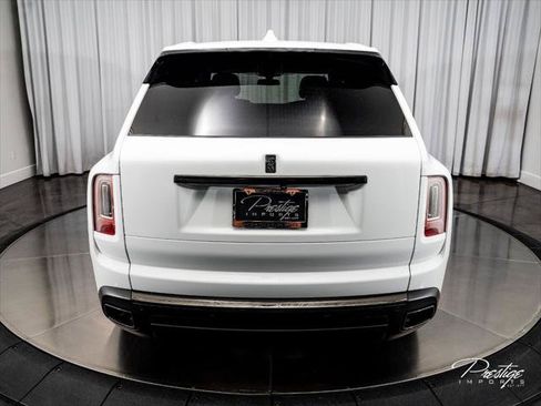 Used 2022 Rolls-Royce Cullinan Black Badge AWD/4WD image 12