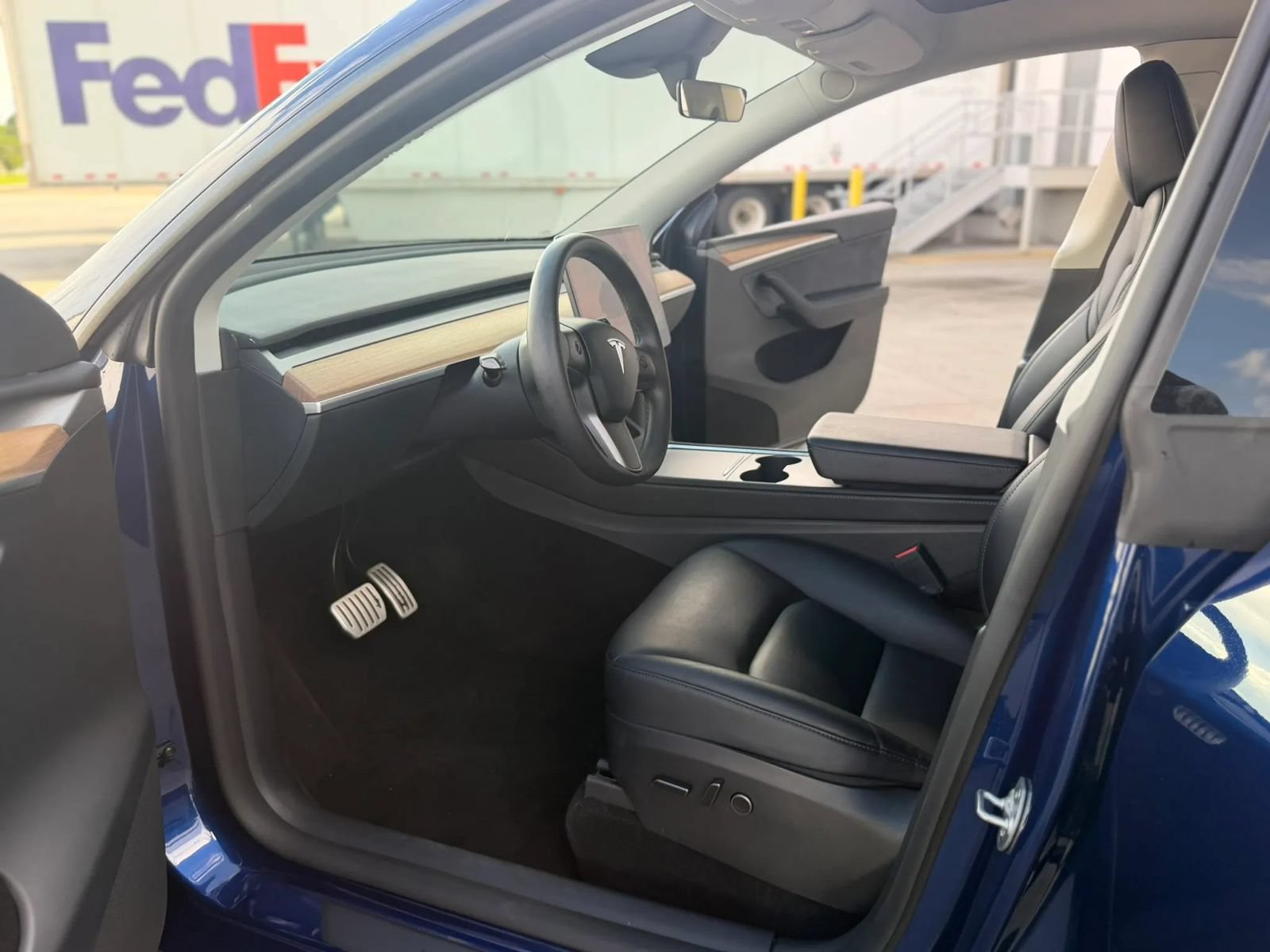 Used 2023 Tesla Model Y Performance AWD/4WD image 16