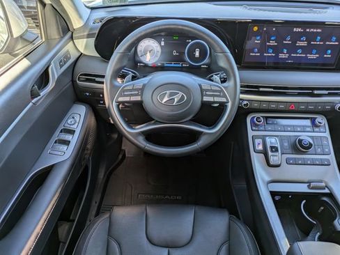 Used 2023 Hyundai Palisade SEL w/ Premium Package FWD image 14