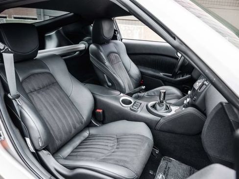 Used 2009 Nissan 370Z Touring RWD image 65