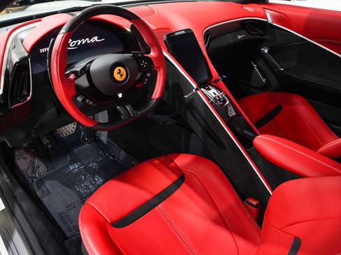 Used 2024 Ferrari Roma RWD image 2