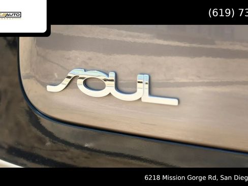 Used 2015 Kia Soul FWD image 34