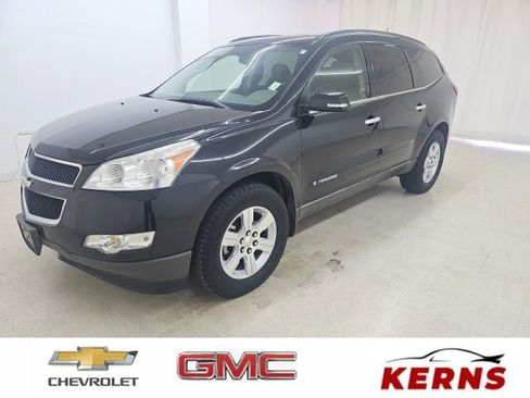 Used 2009 Chevrolet Traverse LT FWD image 1