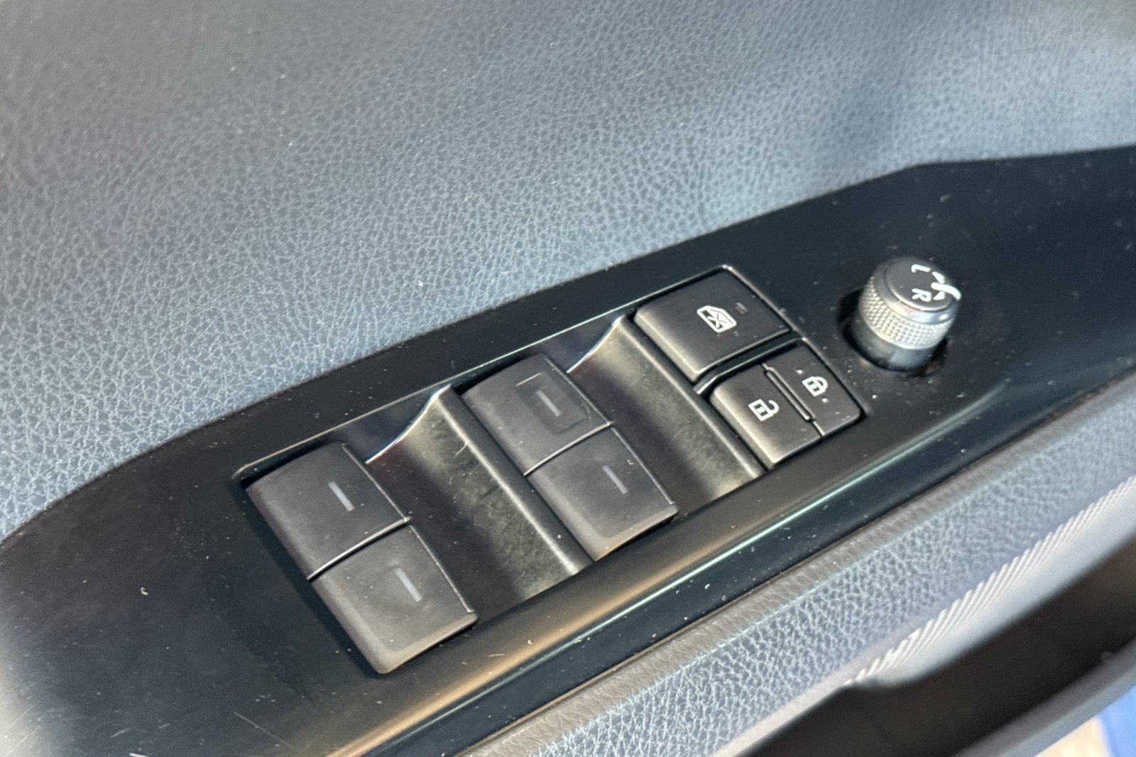 Certified 2025 Toyota Camry SE FWD image 14