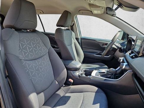 Used 2021 Toyota RAV4 XLE FWD image 21