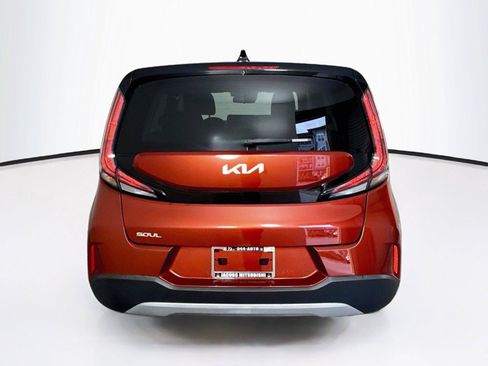 Used 2025 Kia Soul LX w/ LX Technology Package FWD image 2