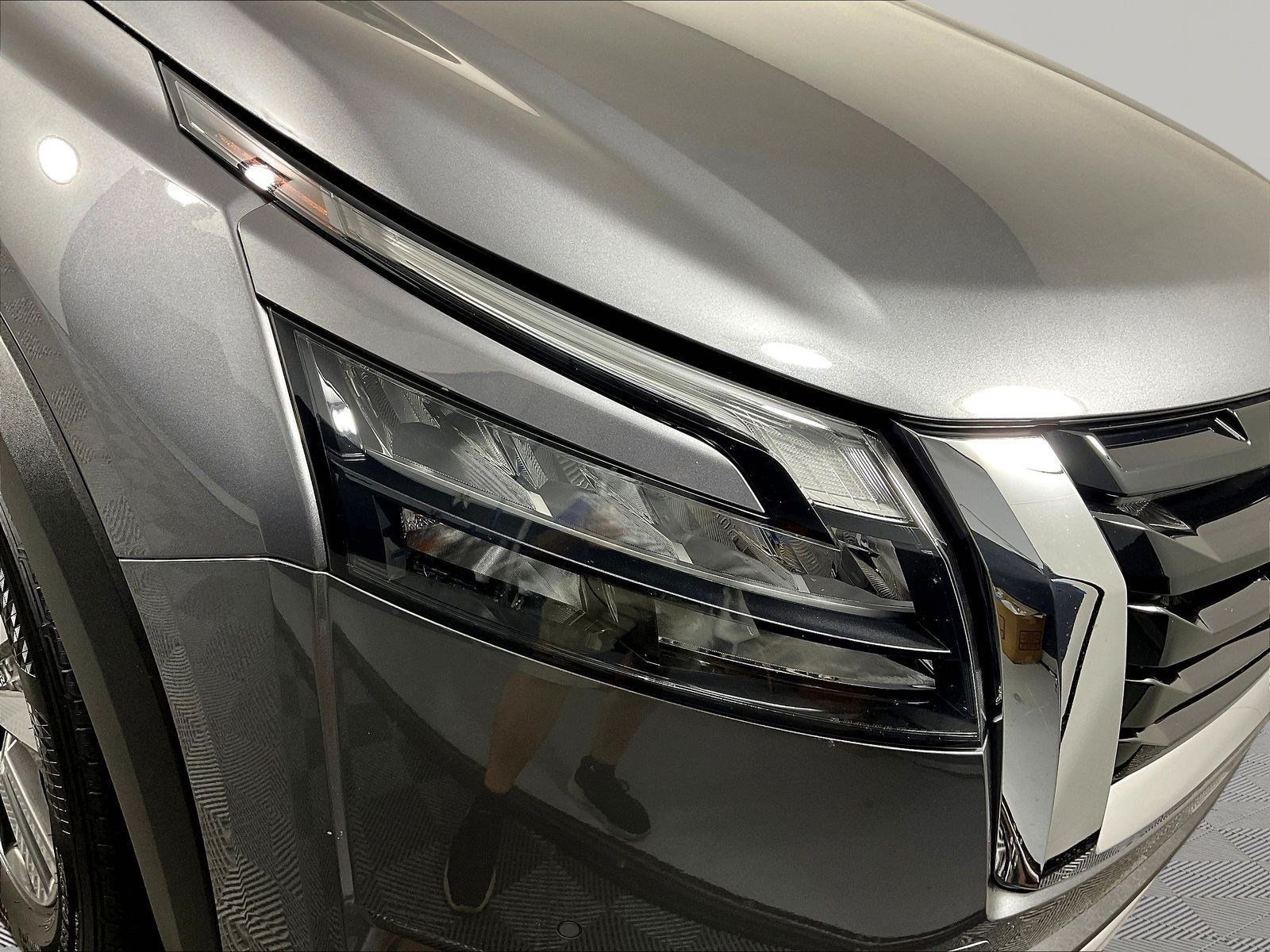 Certified 2025 Nissan Pathfinder SL FWD image 31