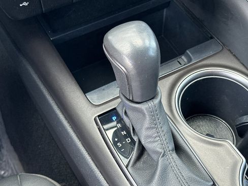 Used 2023 Toyota Camry SE w/ Blackout Package (TMS) image 20