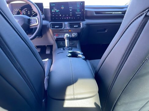 Certified 2025 Ford Mustang Coupe image 28