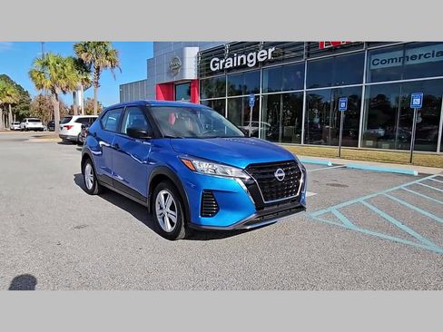 Used 2024 Nissan Kicks S image 18