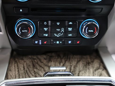 Used 2018 Ford F250 Lariat w/ Lariat Value Package image 45