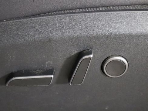Used 2023 Tesla Model Y Long Range AWD/4WD image 19