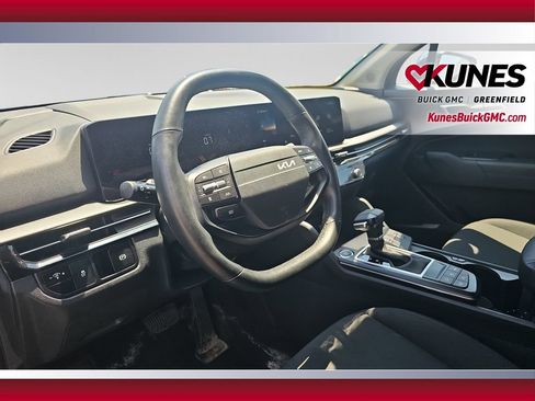 Used 2026 Kia Sportage LX FWD image 15