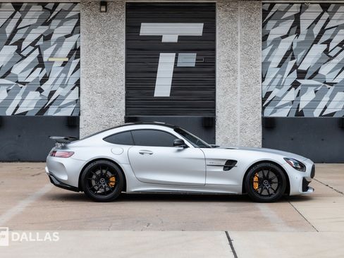 Used 2018 Mercedes-Benz AMG GT R image 22