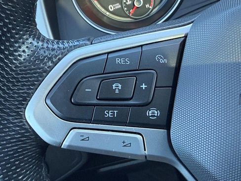 Certified 2021 Volkswagen Atlas SE image 16