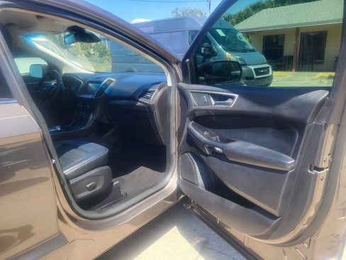 Used 2019 Ford Edge SEL w/ Equipment Group 201A FWD image 12