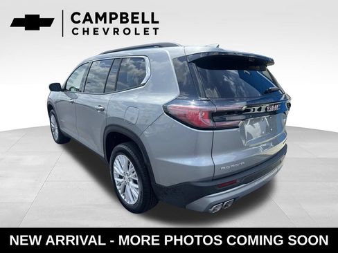Used 2026 GMC Acadia Elevation w/ Elevation Premium Package FWD image 3