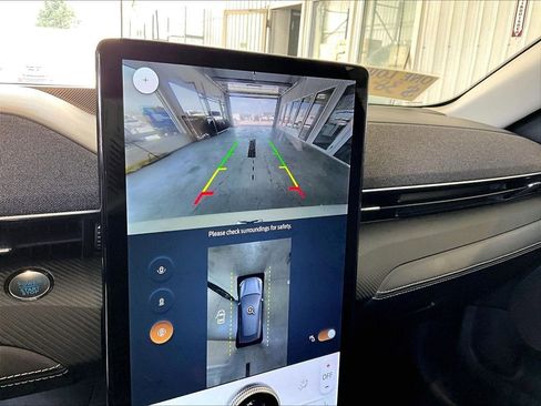 Used 2025 Ford Mustang Mach-E Premium image 19