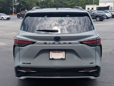 Used 2025 Toyota Sienna XSE w/ XSE Premium Package AWD/4WD image 6