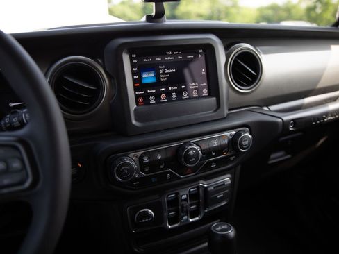 Used 2023 Jeep Wrangler Unlimited w/ Cold Weather Group AWD/4WD image 13