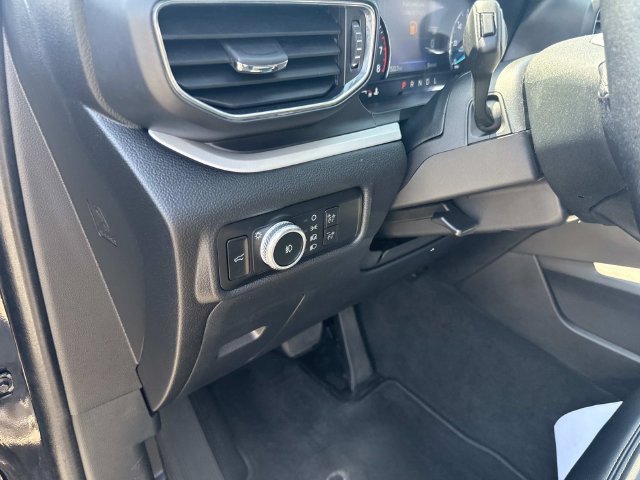 Used 2023 Ford Explorer XLT w/ Equipment Group 202A AWD/4WD image 23