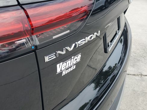 Used 2021 Buick Envision Essence FWD image 11