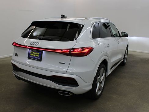 New 2025 Audi Q5 Prestige image 4