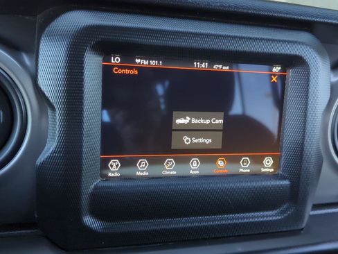 Used 2022 Jeep Gladiator Willys image 21