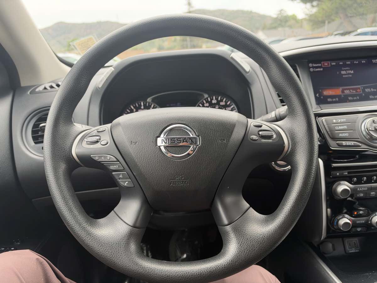 Used 2020 Nissan Pathfinder S AWD/4WD image 22