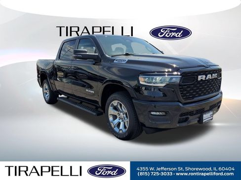 Used 2025 RAM 1500 4x4 Crew Cab image 9