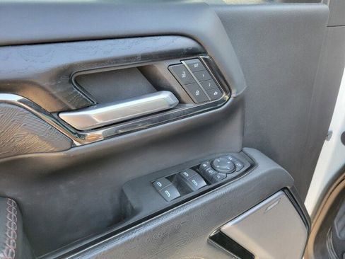 Used 2024 GMC Sierra 2500 AT4X image 15