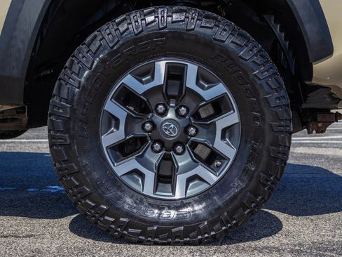 Used 2016 Toyota Tacoma TRD Off-Road w/ Towing Package image 37