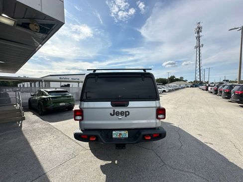 Used 2022 Jeep Gladiator Mojave AWD/4WD image 9