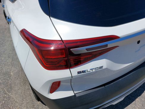 Used 2021 Kia Seltos SX w/ SX Sunroof Package AWD/4WD image 37
