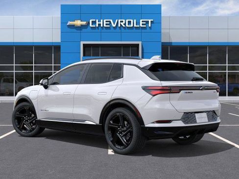 Used 2024 Chevrolet Equinox EV RS image 3