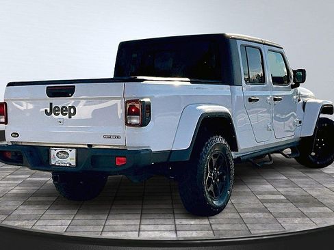 Used 2021 Jeep Gladiator Sport AWD/4WD image 2