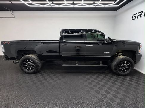 Used 2015 Chevrolet Silverado 3500 High Country w/ Duramax Plus Package AWD/4WD image 9