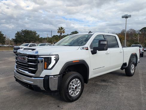 New 2026 GMC Sierra 2500 SLE image 8