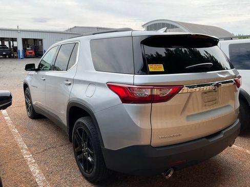 Used 2019 Chevrolet Traverse LT FWD image 4
