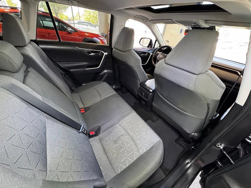 Certified 2021 Toyota RAV4 XLE w/ Convenience Package AWD/4WD image 55