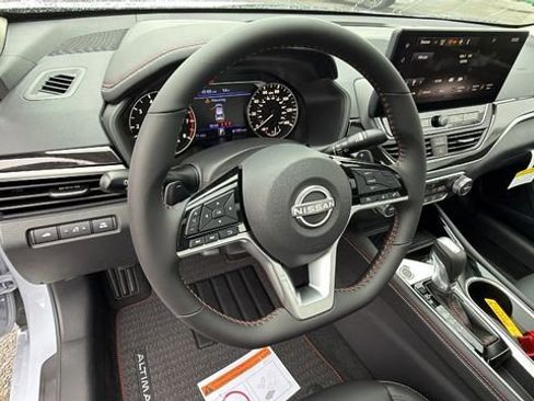 New 2025 Nissan Altima 2.5 SR w/ SR Premium Package image 31