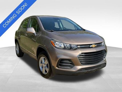Used 2018 Chevrolet Trax LS AWD/4WD image 1