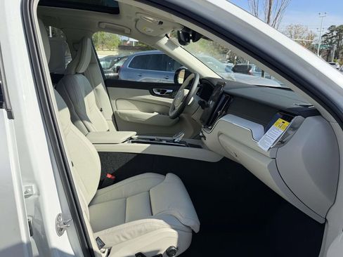 New 2026 Volvo XC60 B5 Ultra w/ Protection Package Premier AWD/4WD image 11