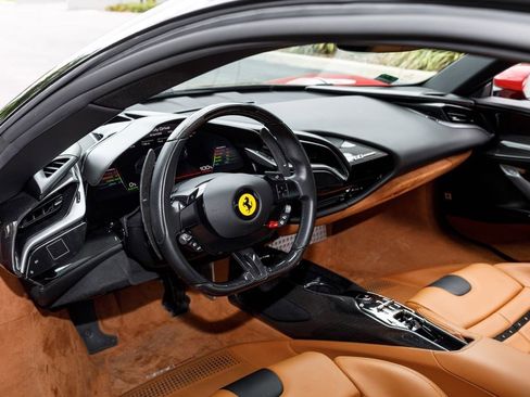 Used 2021 Ferrari SF90 Stradale AWD/4WD image 9