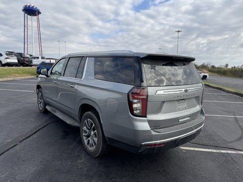 Used 2024 Chevrolet Suburban LT w/ LT Signature Plus Package image 5