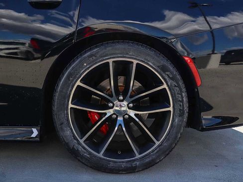 Used 2017 Dodge Charger R/T Scat Pack w/ Technology Group image 10