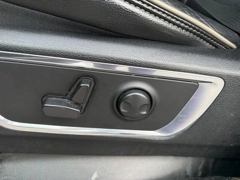 Used 2024 RAM 1500 Laramie RWD image 18