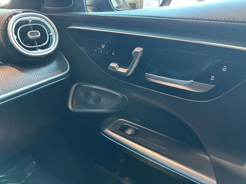 Used 2025 Mercedes-Benz C 300 4MATIC Sedan image 30